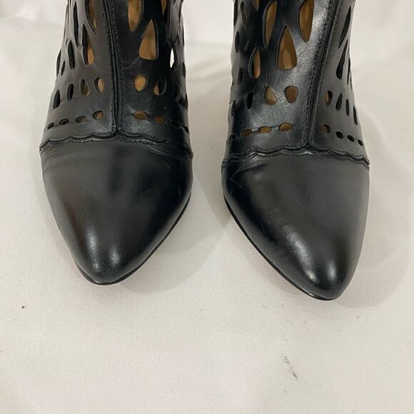NWOT Nine West Cut Out Leather Booties - Picture 3 of 9